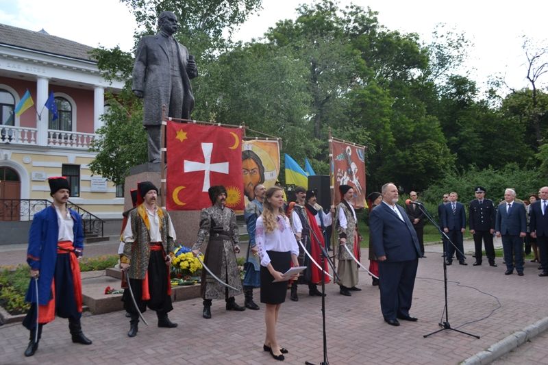 Кропивницького зачитали відомі твори Шевченка. Фото: rk.kr.ua