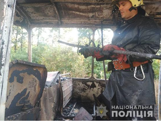 На Сумщині автобус з дітьми загорівся прямо на ходу