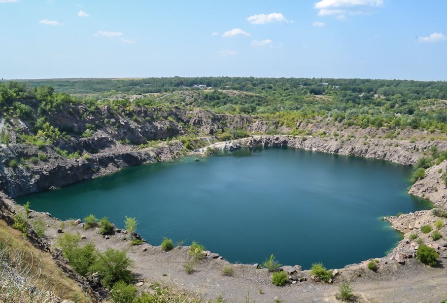 Отдых в Николаевский области на День Конституции. Фото: anga.ua