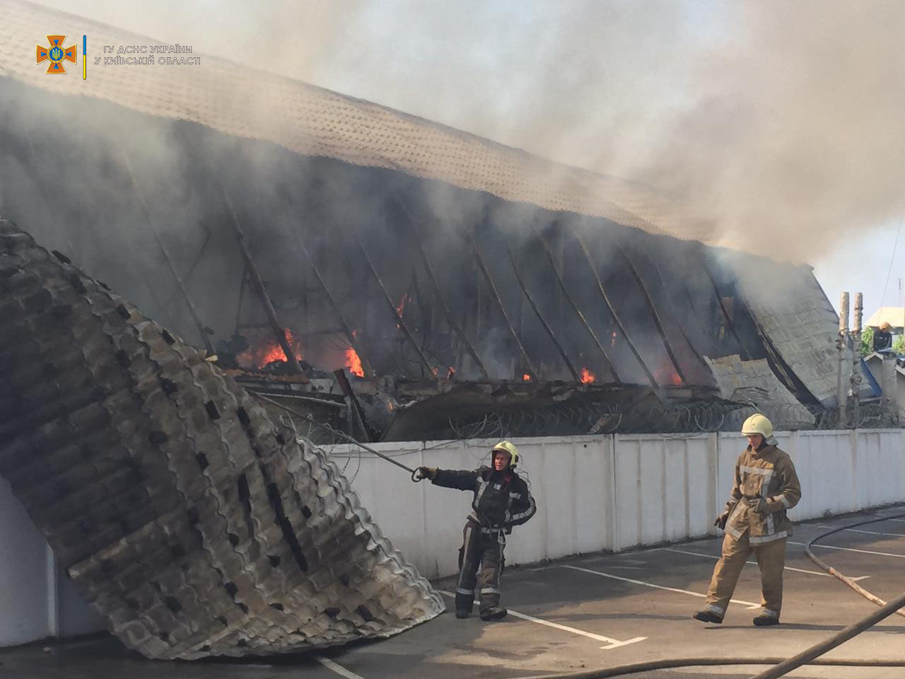 Пожежу вдалося локалізувати за півтори години. Фото: ДСНС