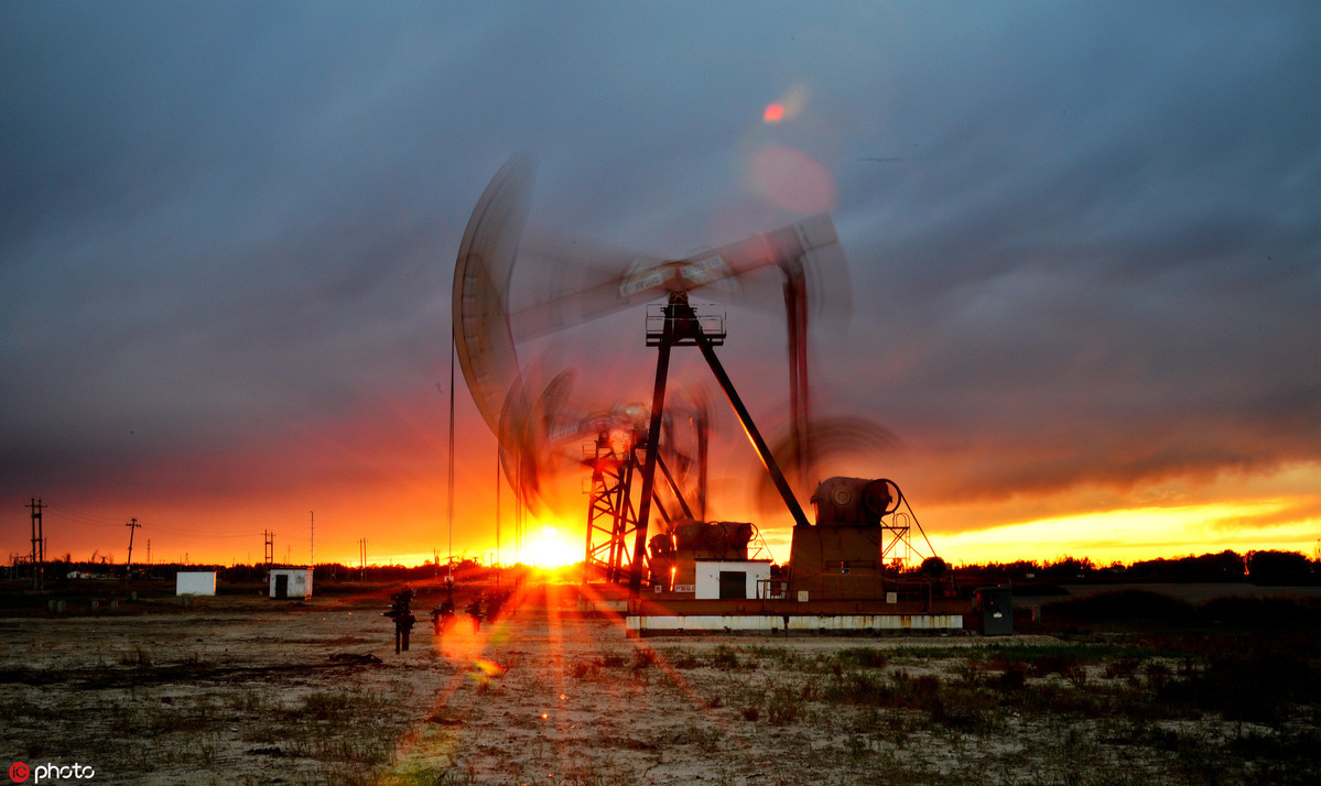 Дацинское нефтяное месторождение в Китае. Фото: Синьхуа.