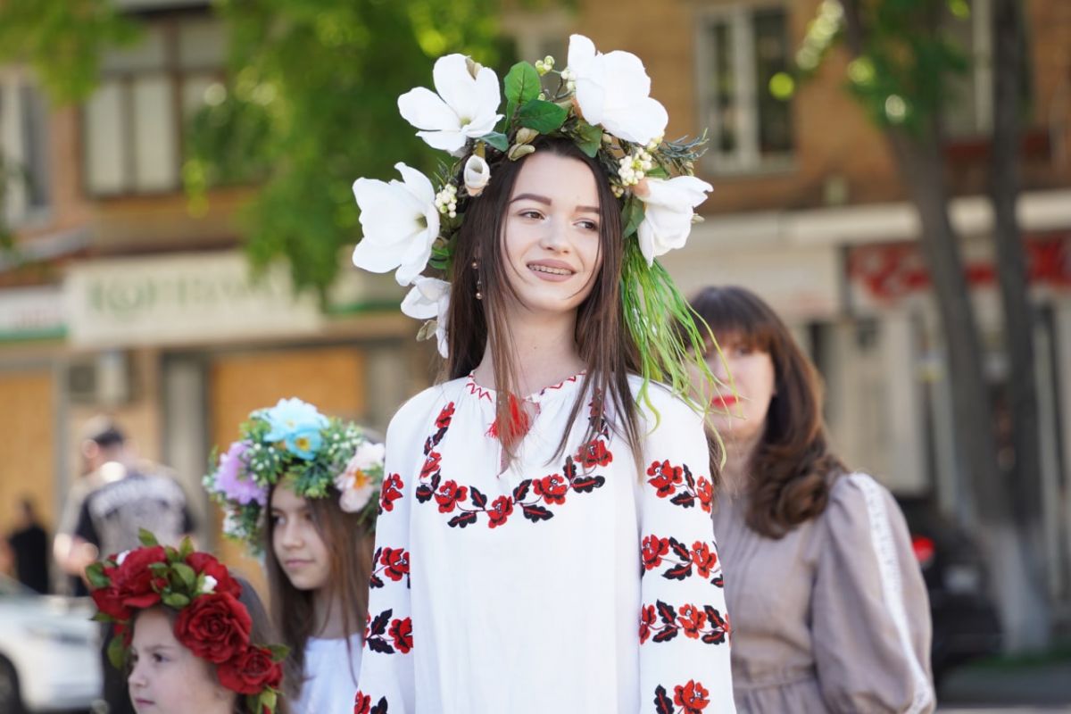 День вышиванки в Полтаве. Фото: Telegram/Дмитро Лунін / Полтавська ОДА (ОВА)