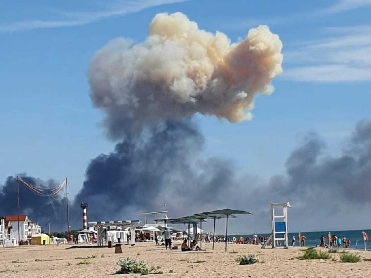 У Криму зросла кількість постраждалих внаслідок вибухів на аеродромі. Фото: скріншот відео