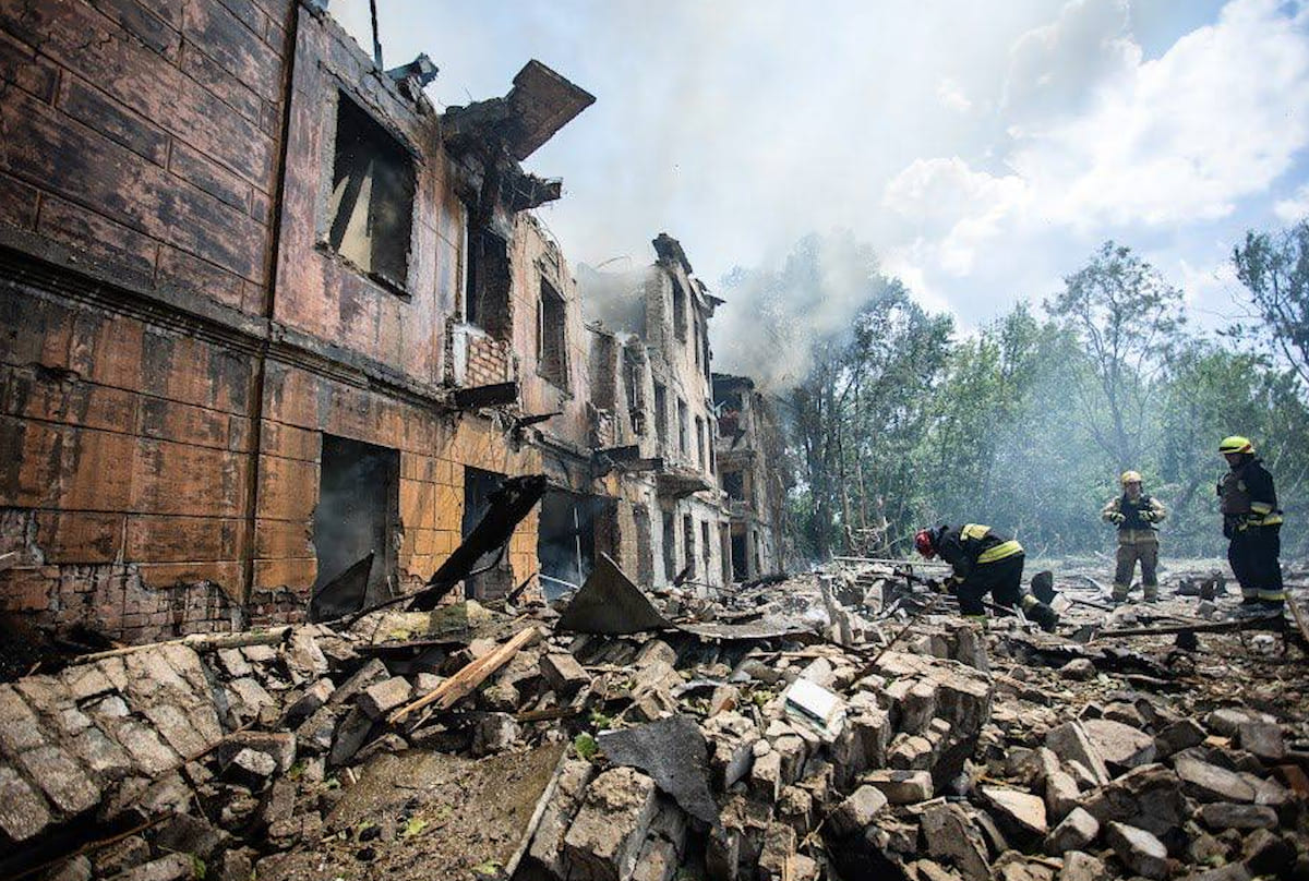 Наслідки ракетного удару окупантів по Дніпру. Фото: Дніпропетровська ОВА