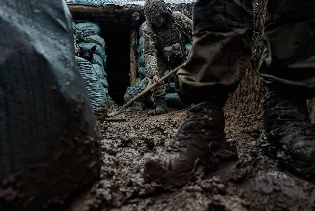 Українські військові в окопі. Фото: t.me/V_Zelenskiy_official