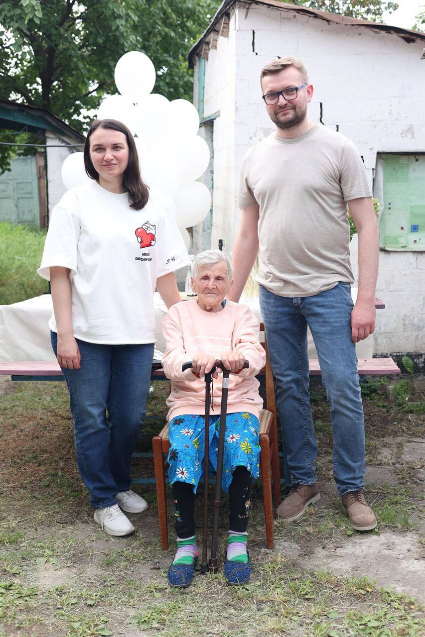 Лідія Степанівна з представниками 