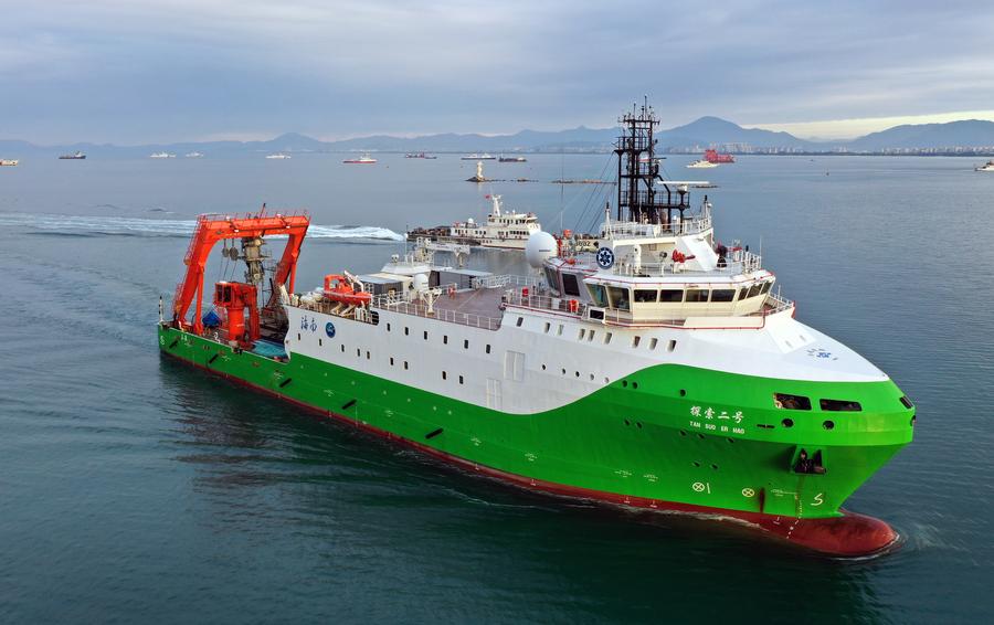 The scientific research ship Tansuo-2 carrying submersible Shenhai Yongshi (Deep Sea Warrior) returning to Sanya of south China's Hainan Province after conducting deep-sea archaeological investigation in the South China Sea. Photo by Xinhua/Guo Cheng.