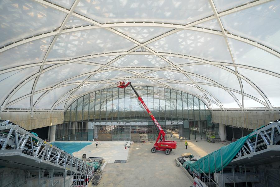 The construction site of the integrated transportation hub at the Beijing Sub-center Station in Tongzhou District, sub-center of Beijing, capital of China. Photo by Xinhua/Ju Huanzong.