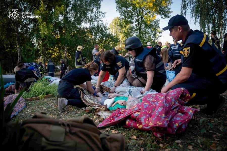 Rescue operation at the site of a russian air strike. Photo: SESU Main Directorate in the Sumy Region