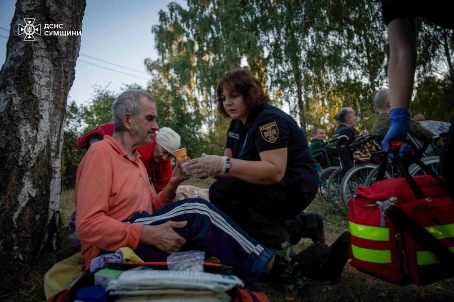 Rescue operation at the site of a russian air strike. Photo: SESU Main Directorate in the Sumy Region