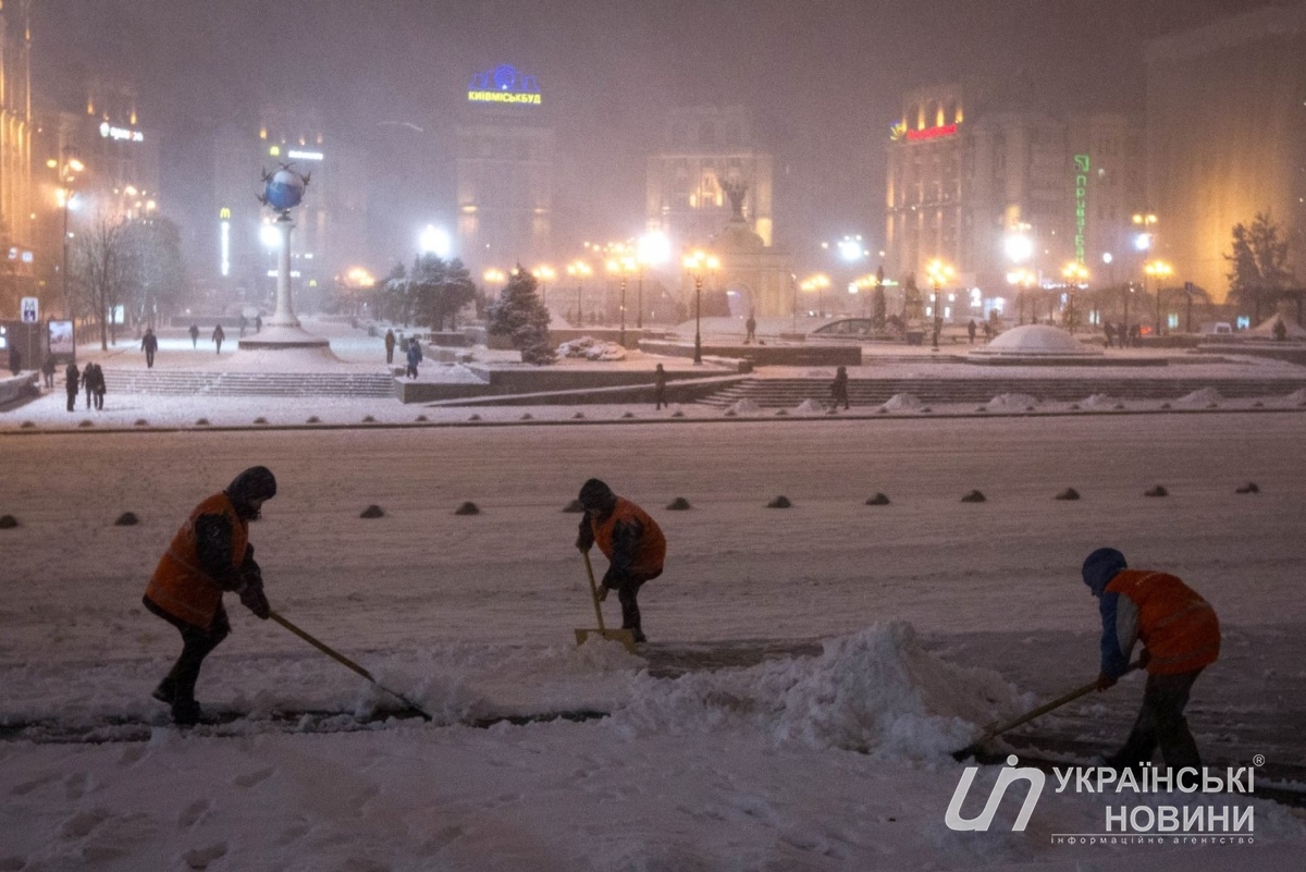 Уборка снега в Киеве всегда была проблемой для города