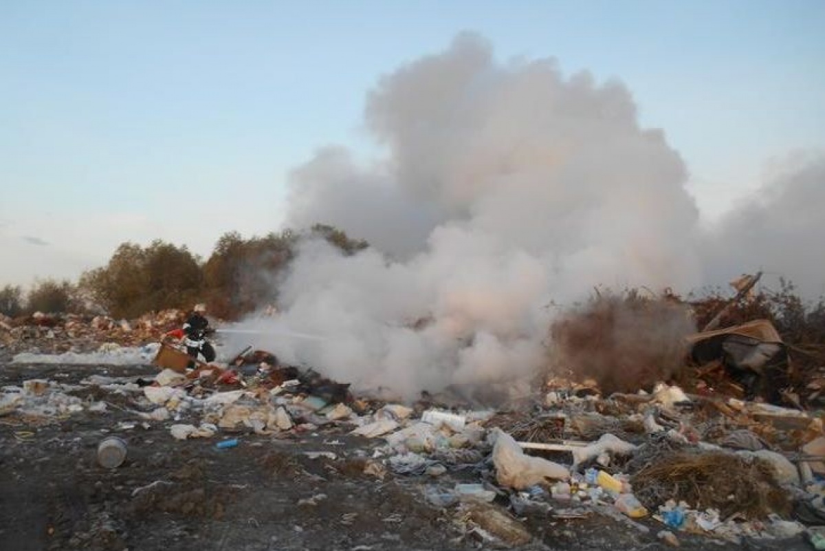 Ліквідація пожежі на звалищі біля 