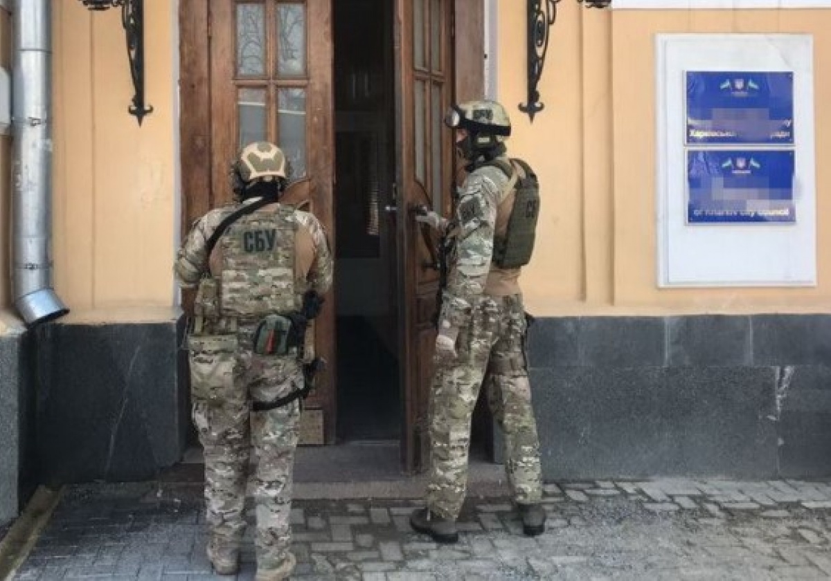 В Харькове разоблачили в хищении денег чиновников райадминистраци. Фото: СБУ