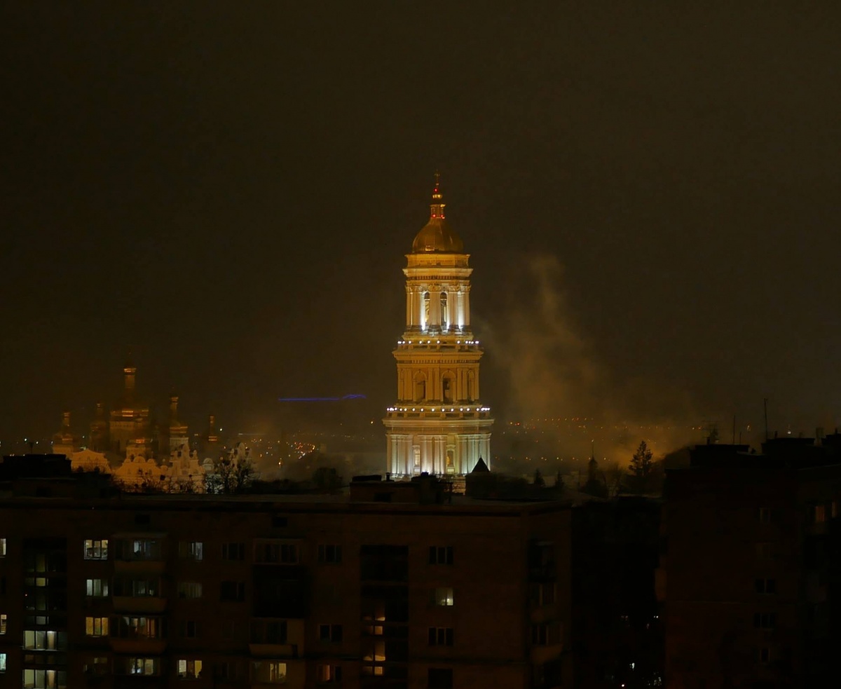 Полиция начала расследовать как поджог пожар в Киево-Печерской лавре. Фото: Eldar Sarakhman