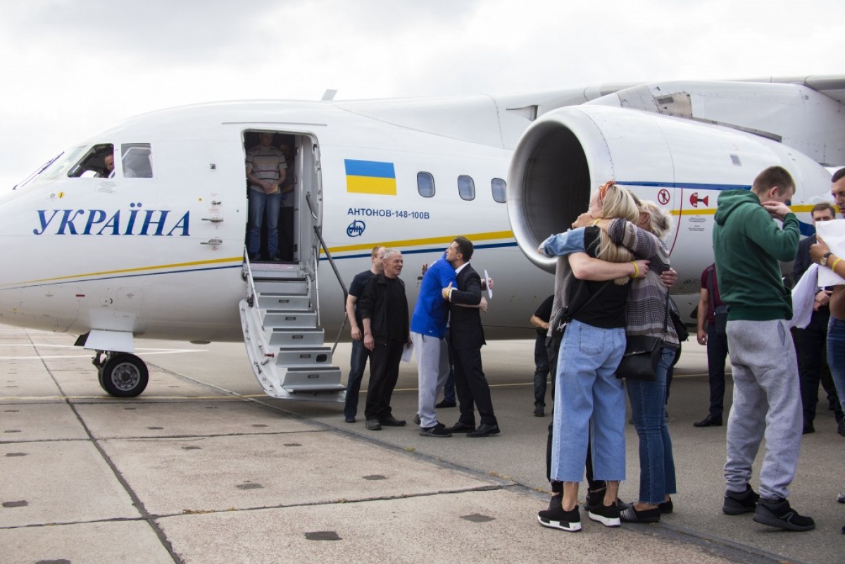 Возвращение освобожденных украинцев. Фото: ОПУ