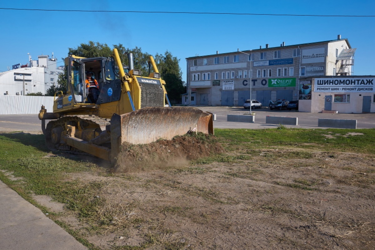 Дорожнє будівництво в Харкові. Фото: DCH