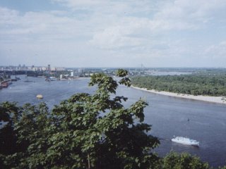 В столице и окрестностях Днепр разливаться не будет.