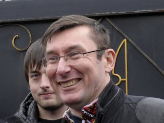 Квасьневский пригласил Луценко для продолжения лечения и реабилитации в Польше.