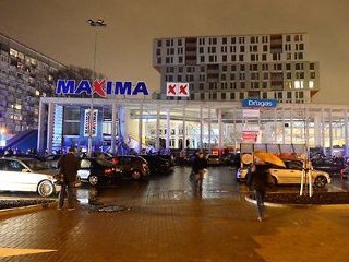 В одном из рижских ТЦ Maxima 21 ноября 2013 года произошло обрушение крыши.