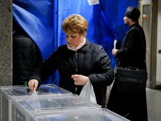 Международные наблюдатели выявили нарушения на повторных выборах в Раду.